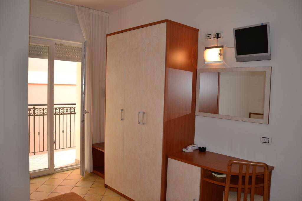 Hotel Ariston Misano Adriatico Quarto foto
