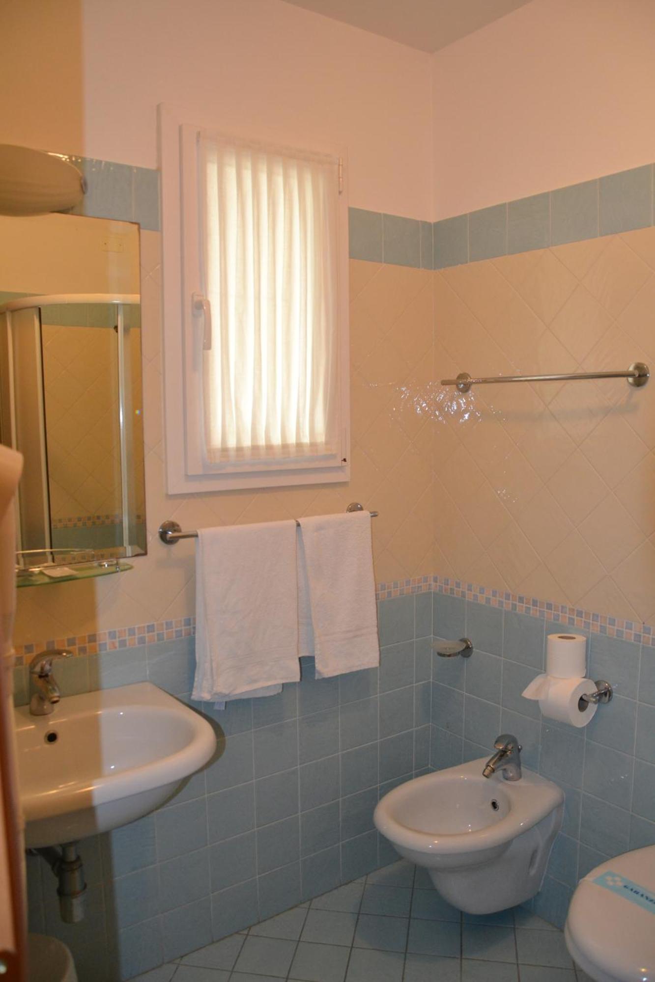Hotel Ariston Misano Adriatico Quarto foto