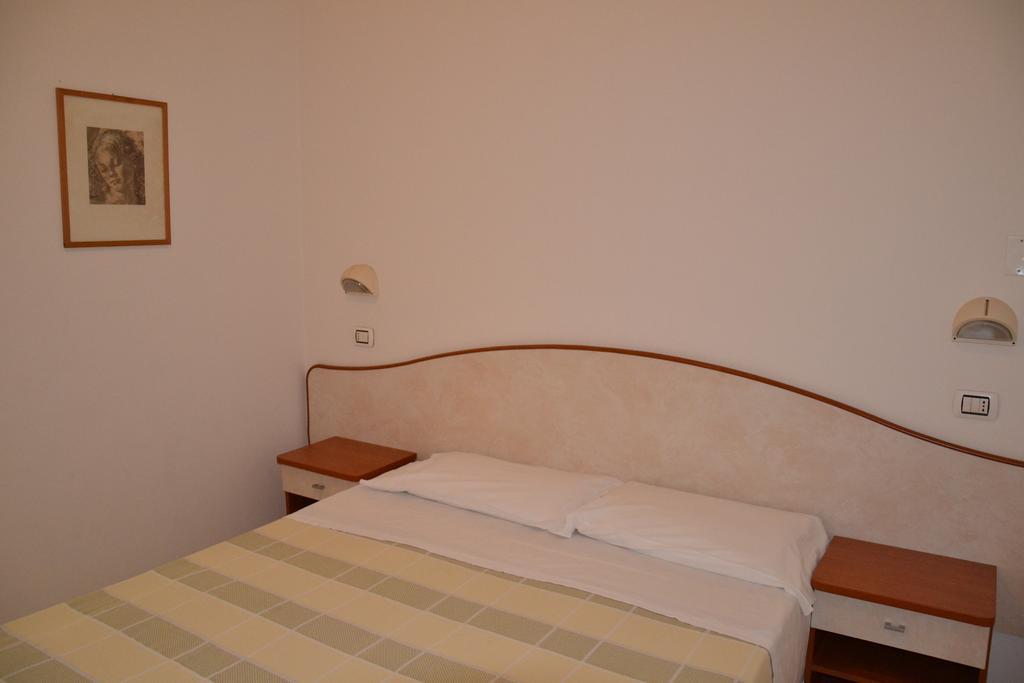 Hotel Ariston Misano Adriatico Quarto foto